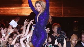 BEYONCE FAN SLAPS HER BUTT AT CONCERT [upl. by Lauhsoj]