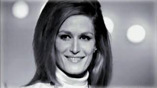 Dalida Quelli erano giorni Le temps des fleurs  Dalida officiel [upl. by Ocko]