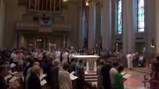 Praise To The Lord  Peuples criez de joie  French Mass Hymn [upl. by Phaedra778]