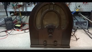 Repair Of A 1932 Philco JR Model 81 Cathedral Tube radio [upl. by Marilee]