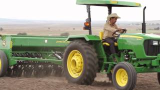 John Deere Lanzamiento Tractores Serie 5D  5E [upl. by Resarf]