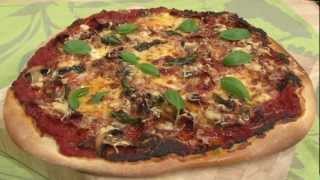 Recette de Pizza Reine  750g [upl. by Nnylarat]