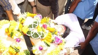 Reema Lagoo Funeral Full Video  Last Moments  Death Video  Dainik Savera [upl. by Elisa]