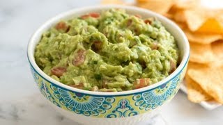 How to Make Fresh Homemade Guacamole  Easy Guacamole Recipe [upl. by Ietta]