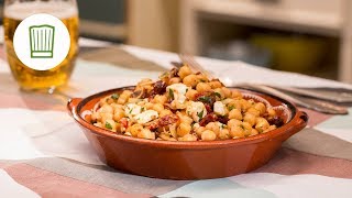 Kichererbsensalat mit Tomate und Feta  Chefkochde [upl. by Ruddie678]