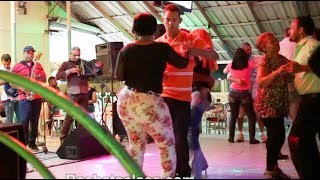 MERENGUE Bailando Tipico y Clasico Dominicano [upl. by Tikna]