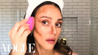 Jessica Alba’s Guide to a Daytime Smoky Eye  Beauty Secrets  Vogue [upl. by Lauzon123]