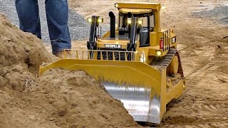 HUGE RC CONSTRUCTION MACHINE FANTASTIC XXXL SCALE 18 MODEL DOZER CAT D11T  Fair Leipzig 2016 [upl. by Francis210]